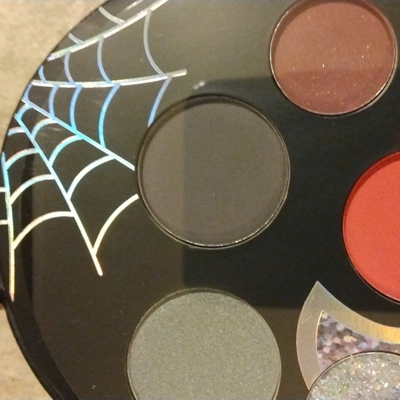 Eyeshadows Palette - Picture 10 of 14